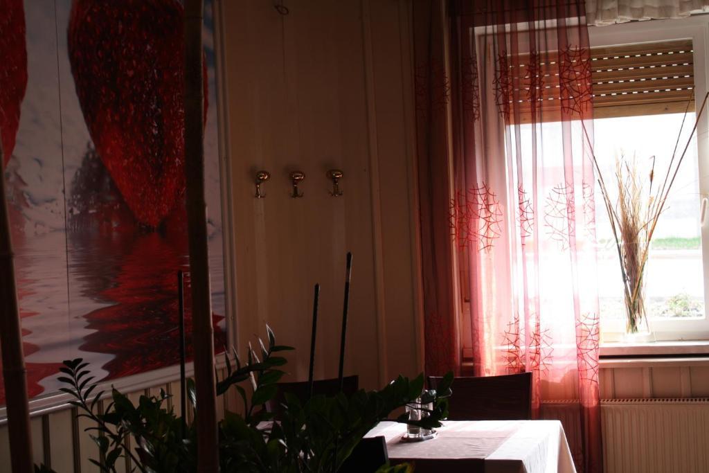 ברז'יס Guesthouse Ob Sotocju Budic מראה חיצוני תמונה